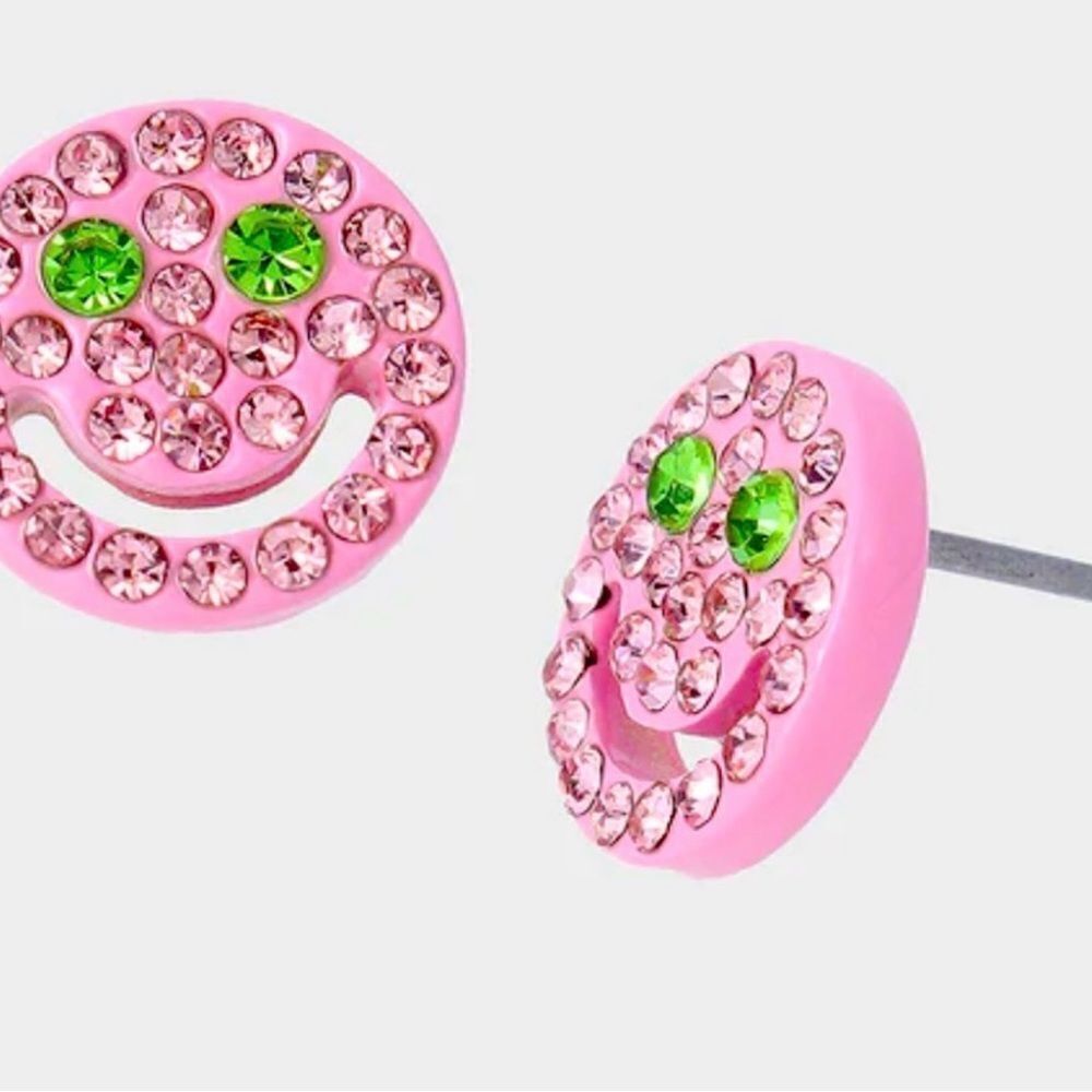 🩷 Betsey Johnson Pink and Green Crystal Smiley Face Earrings 🩷